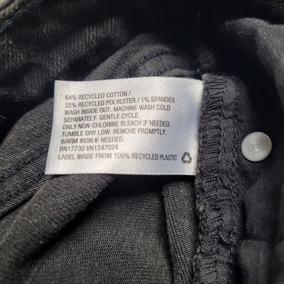 4 / 27" Women's Super-High Rise Distressed Slim Straight Jeans Black Wash Denim - Picture 8 of 13